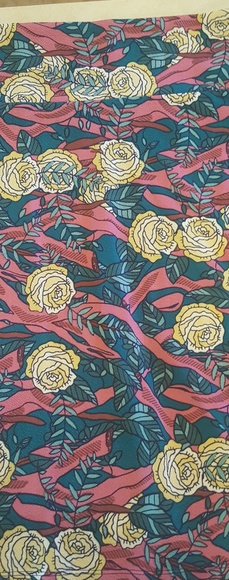 LuLaRoe Dresses & Skirts - NWT Lularoe Cassie skirt